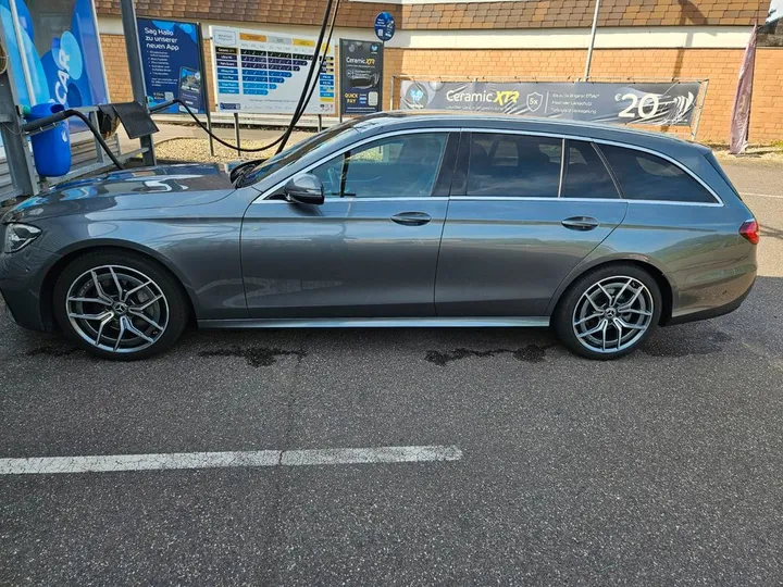Mercedes-Benz E 220