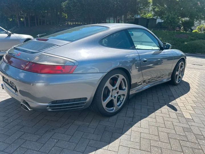 Porsche 996