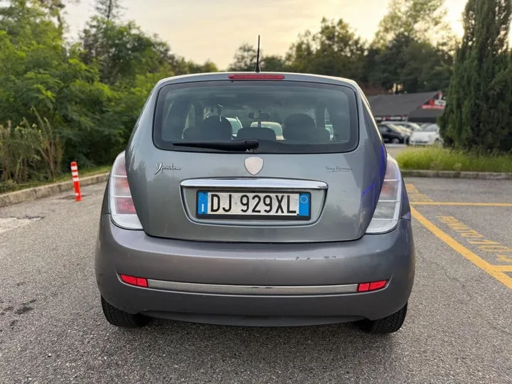 Lancia Ypsilon