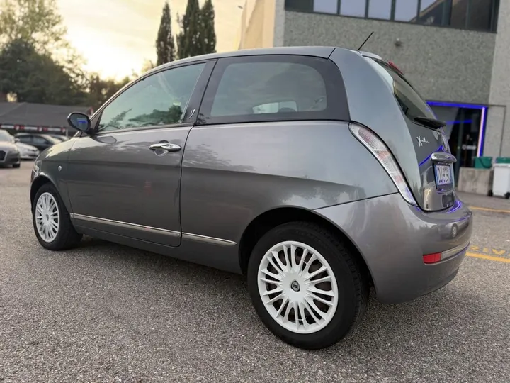 Lancia Ypsilon