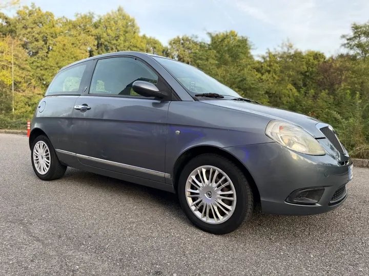 Lancia Ypsilon