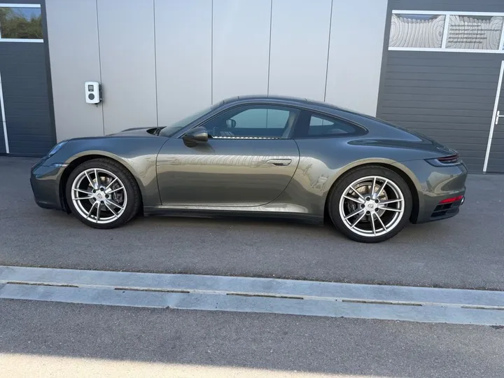 Porsche 992