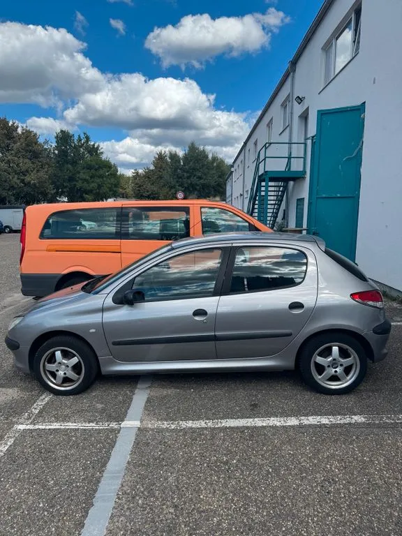 Peugeot 206