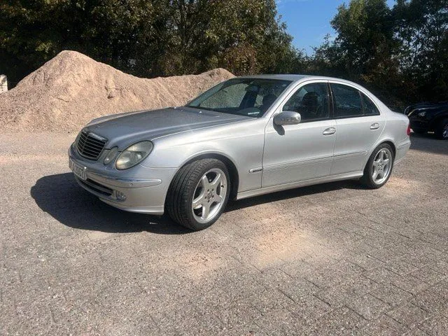 Mercedes-Benz E 320