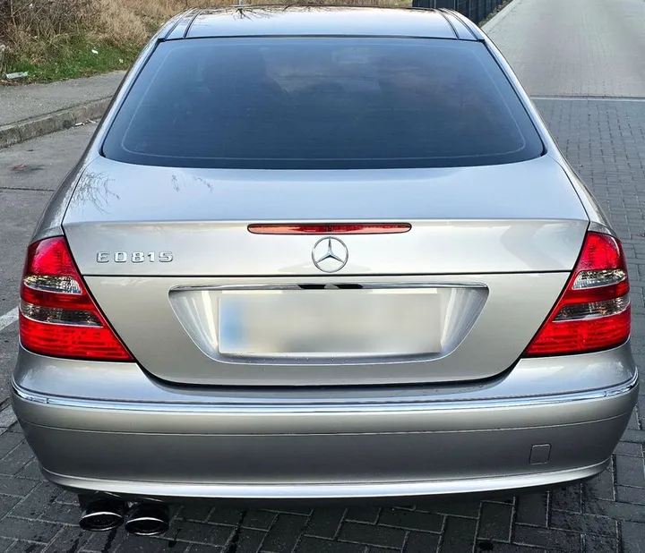 Mercedes-Benz E 220