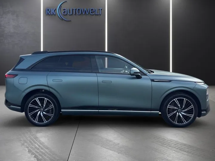 XPENG G9