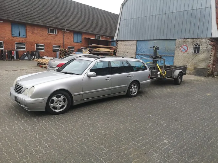 Mercedes-Benz E 320