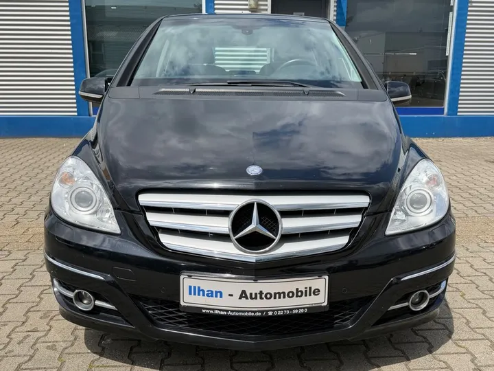 Mercedes-Benz B 200