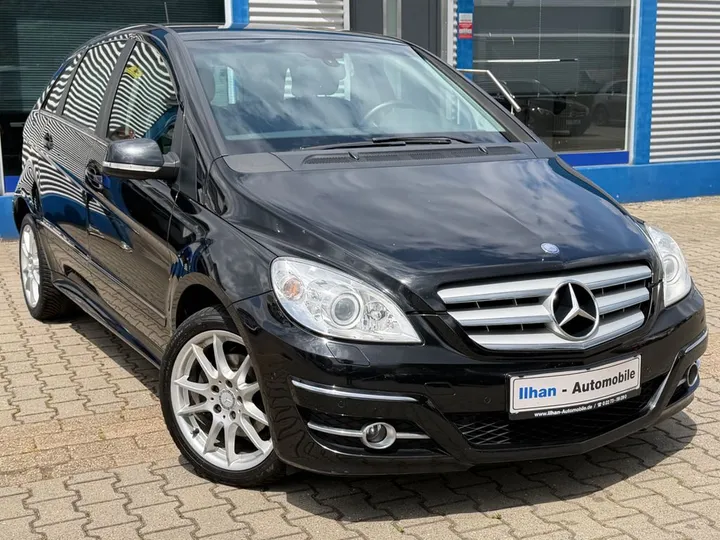 Mercedes-Benz B 200