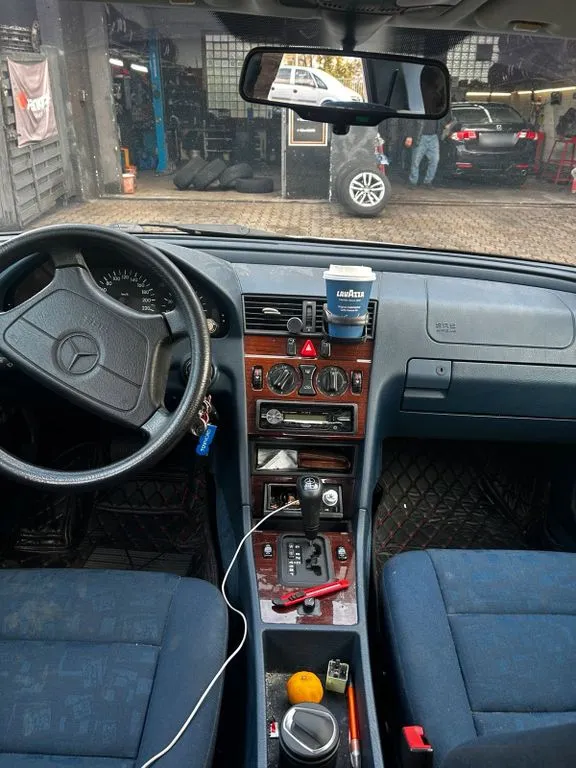 Mercedes-Benz C 180