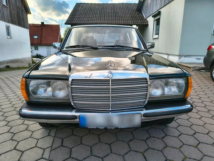 Mercedes-Benz 200