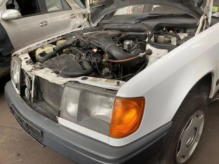 Mercedes-Benz 200