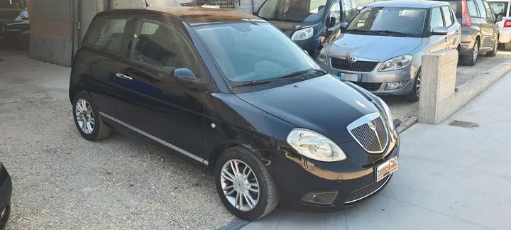 Lancia Ypsilon