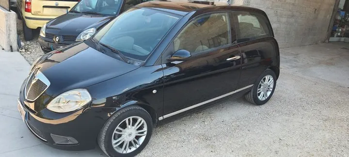 Lancia Ypsilon