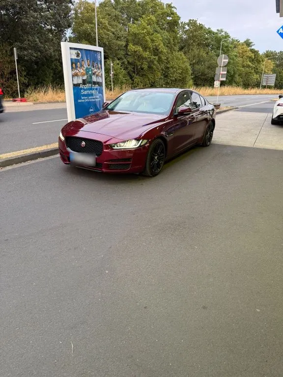Jaguar XE