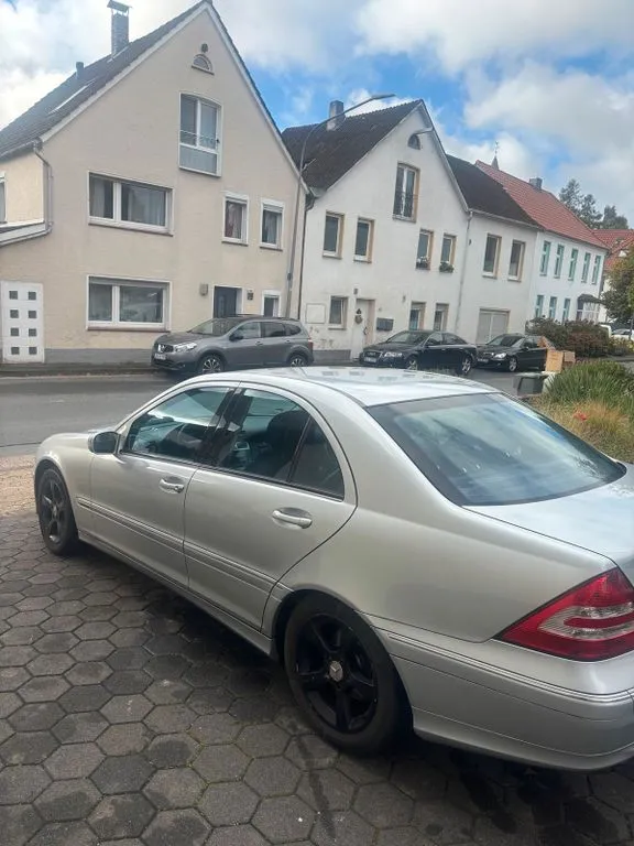Mercedes-Benz C 200