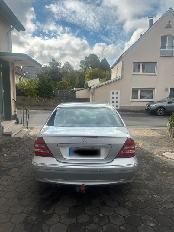Mercedes-Benz C 200