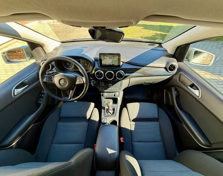 Mercedes-Benz B 200