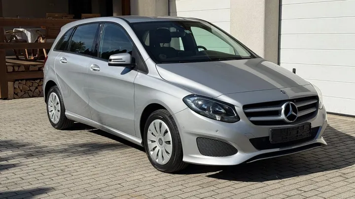 Mercedes-Benz B 200