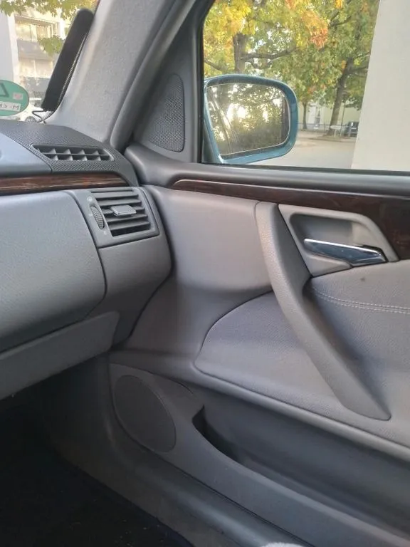 Mercedes-Benz E 240