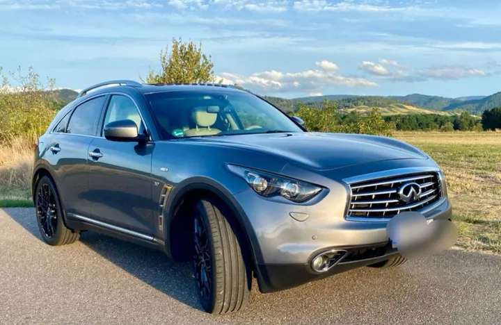 Infiniti QX70