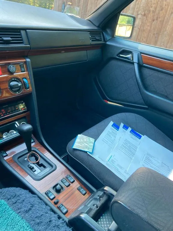 Mercedes-Benz E 220