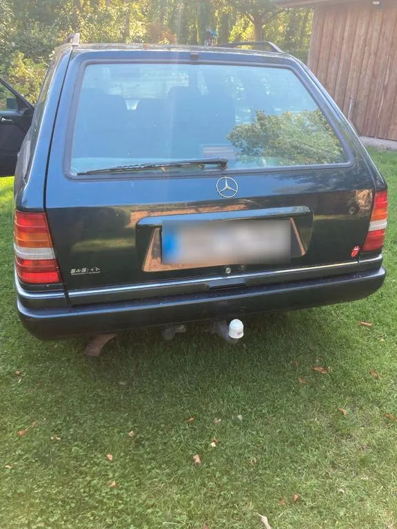 Mercedes-Benz E 220