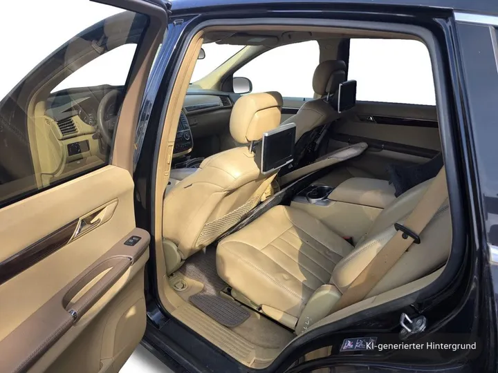 Mercedes-Benz R 320
