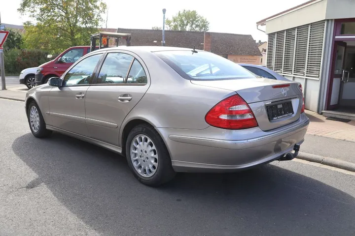Mercedes-Benz E 280