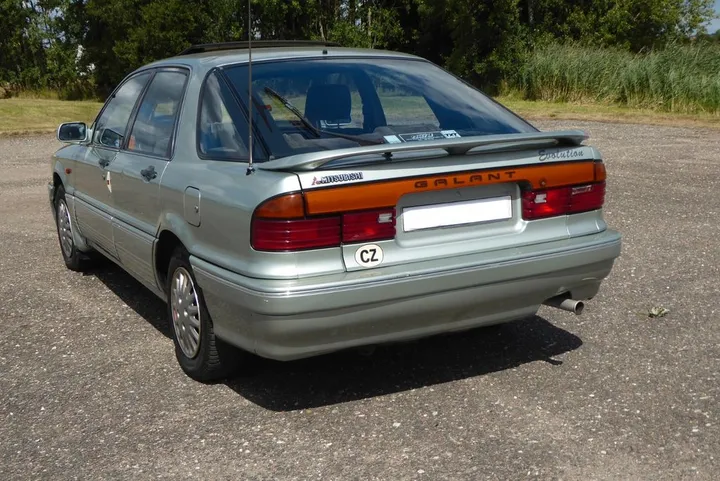 Mitsubishi Galant