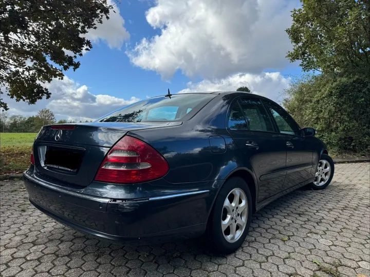 Mercedes-Benz E 270