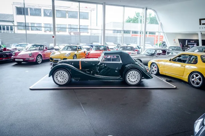 Morgan Plus 8