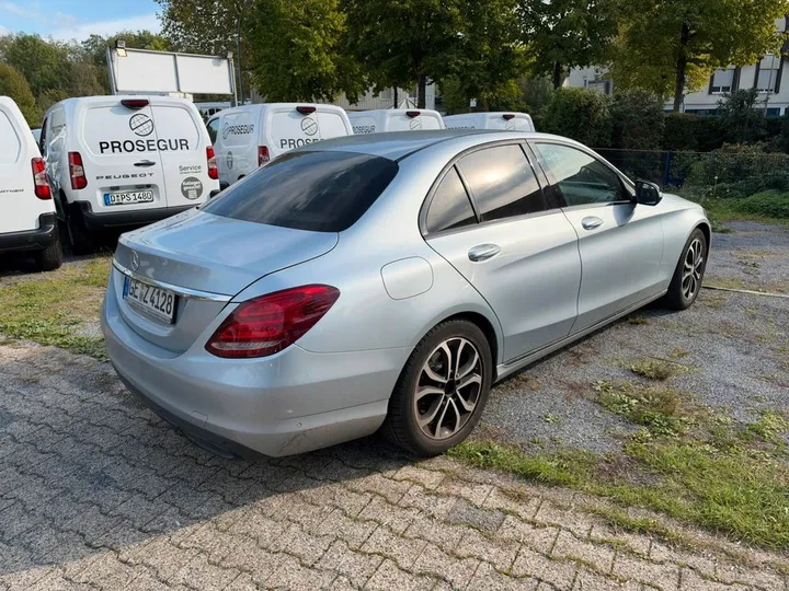 Mercedes-Benz C 220