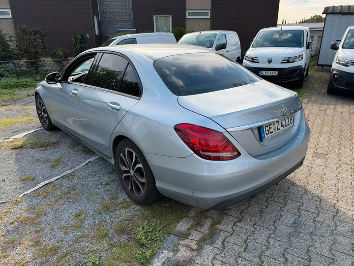 Mercedes-Benz C 220