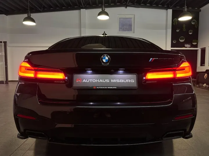 BMW M550