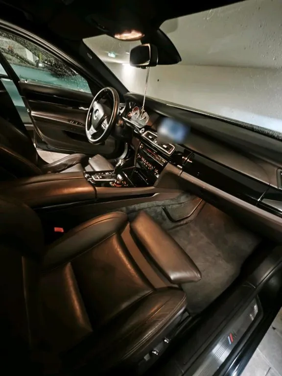 BMW 740