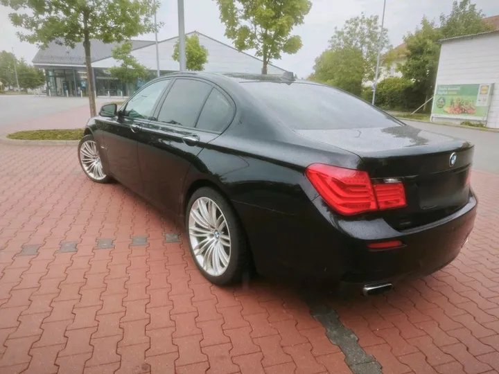 BMW 740