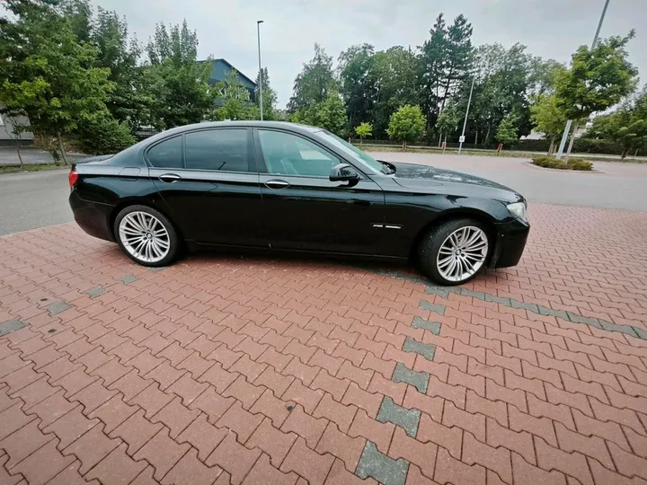 BMW 740