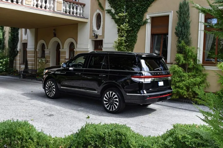 Lincoln Navigator