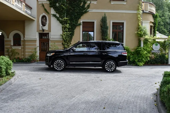 Lincoln Navigator
