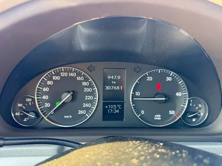 Mercedes-Benz C 200