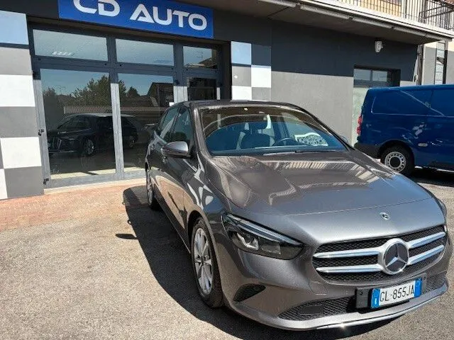 Mercedes-Benz B 180