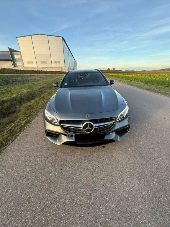 Mercedes-Benz E 63 AMG