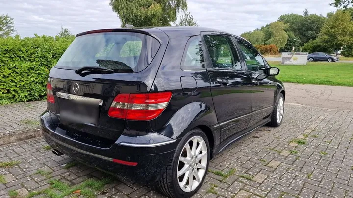 Mercedes-Benz B 170