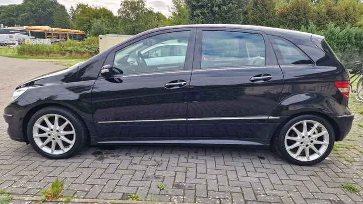 Mercedes-Benz B 170