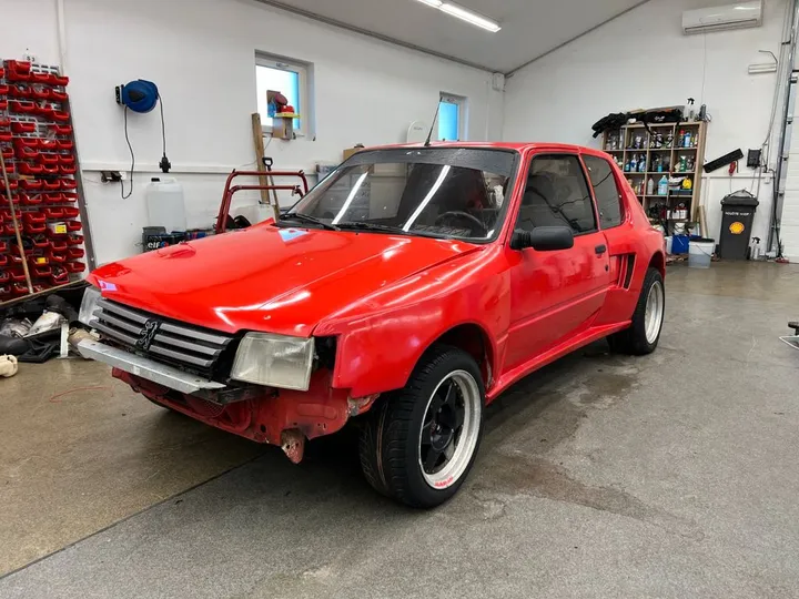 Peugeot 205