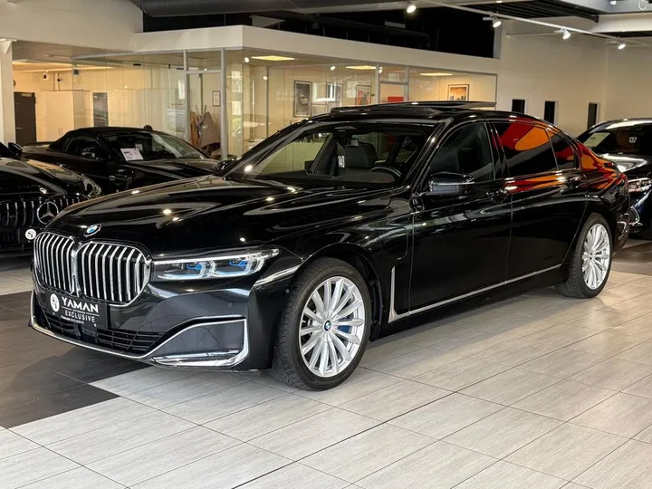 BMW 745