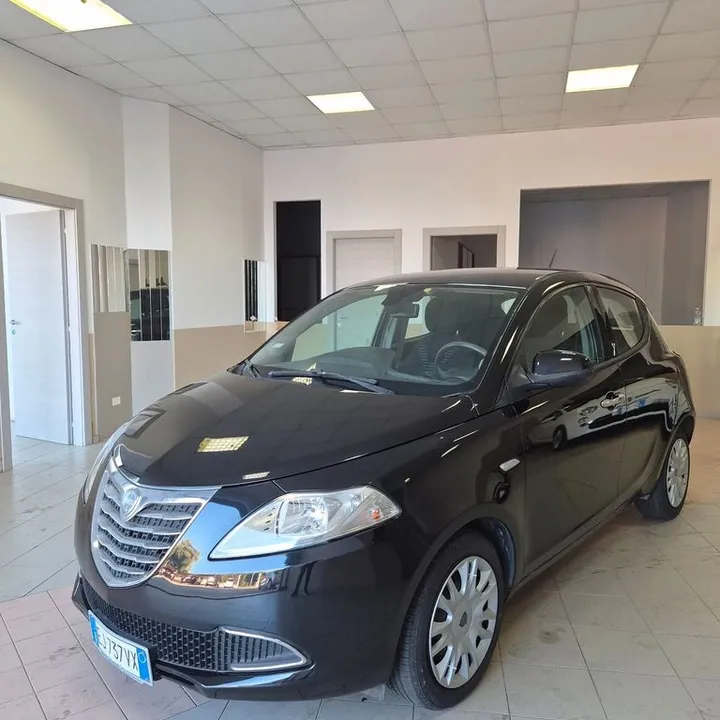 Lancia Ypsilon