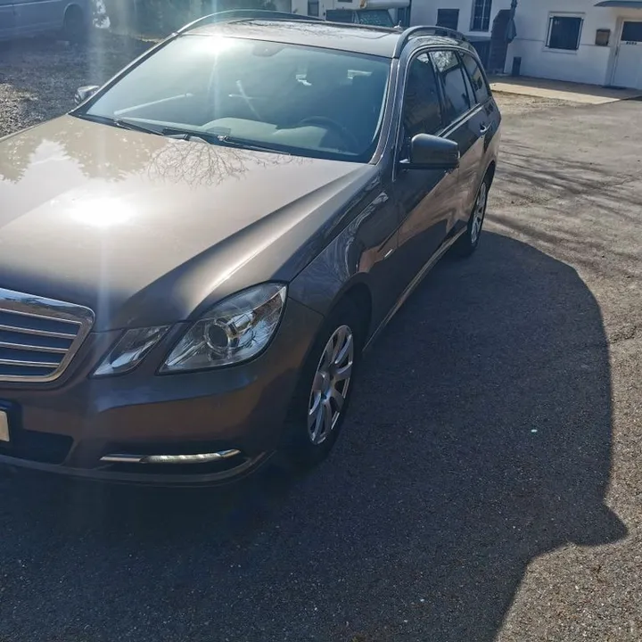 Mercedes-Benz E 220