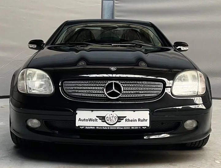 Mercedes-Benz SLK 230